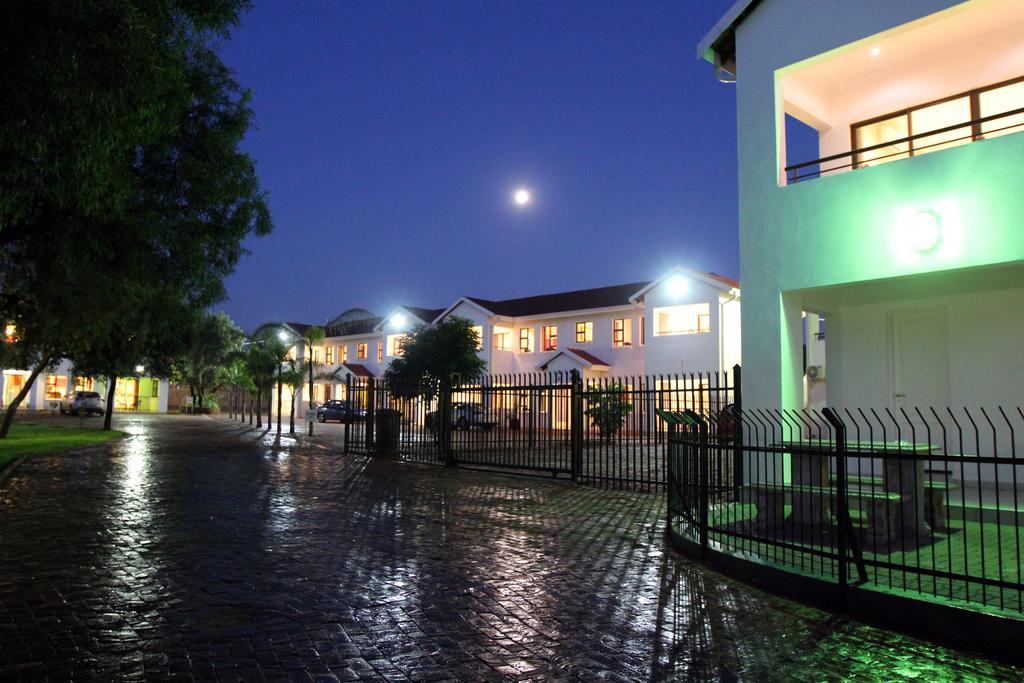 Casa Bianca Guest Lodge Hartbeespoort Exteriör bild